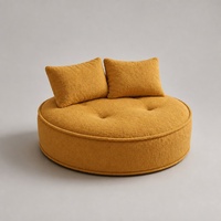 Fauteuil d'appoint moderne rond en bouclette jaune moutarde, capitonné, avec coussins décoratifs pour salon et chambre à coucher