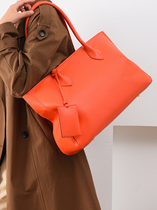 Nouveaux sacs fourre-tout de créateur tendance, sacs à bandoulière en cuir PU de haute qualité, sacs à main et pochettes de luxe décontractés pour femmes - Product Image 3
