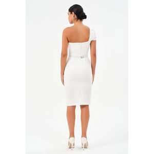 ชุดราตรีทรงเข้ารูปไหล่เดียวสุดหรู สีม่วงผ้าซาติน พร้อมดีเทลเข็มขัดและระดับเอวธรรมชาติ - Product Image 4