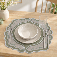 Napperon de table réutilisable élégant et moderne en similicuir brodé