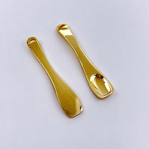 カスタムロゴ7.2cmクリームアプリケータースキンケアスプーンゴールドコスメティックスクープ亜鉛合金メタルコスメティックスパチュラ - Product Image 3