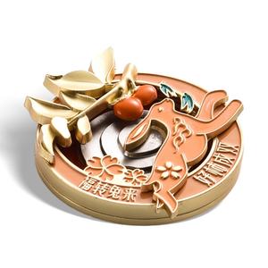 Medalla Deportiva Metálica Personalizada con Diseño Único y Especial en Forma de Trofeo 3D - Product Image 3