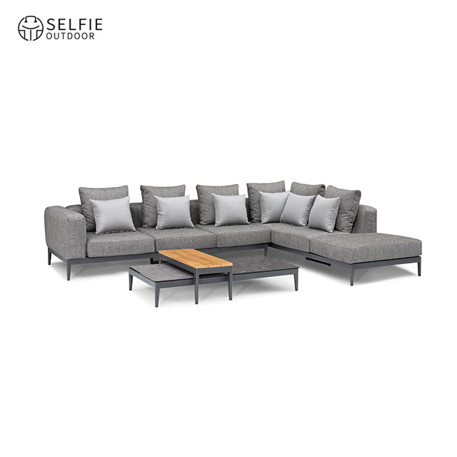 สีเทาเข้ม