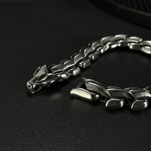Luxe Argent Plaqué En Acier Inoxydable <span class=keywords><strong>Quille</strong></span> Bracelet Unisexe Punk Dragon Chaîne Cubain Lien Os <span class=keywords><strong>Nordique</strong></span> Viking Bijoux Anniversaire - Product Image 6