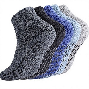 <span class=keywords><strong>Chaussettes</strong></span> d'hôpital <span class=keywords><strong>antidérapantes</strong></span> avec picots, douces, chaudes et confortables, en microfibre pelucheuse, pour la maison et le sommeil, en micro polaire de polyester premium - Product Image 1
