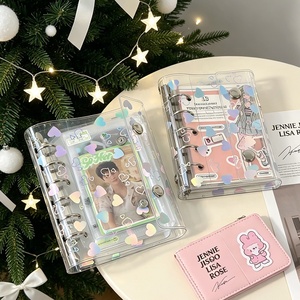Carnet de notes A6/A7 holographique en forme de cœur, nouveau design, faible quantité minimale de commande, en PVC transparent, rechargeable à 6 anneaux, avec 2 boutons-pression et système d'enveloppes pour espèces - Product Image 3