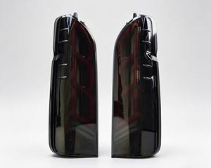 Feux arrière à LED pour Toyota Hiace Série 200 2005-2019 avec <span class=keywords><strong>film</strong></span> de réflexion réel et certification Emark - Product Image 1