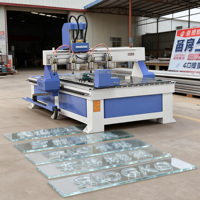 Machine CNC multi-têtes 1325 pour le travail du bois avec 4ème axe rotatif pour gravure 3D (Bois/Métal)