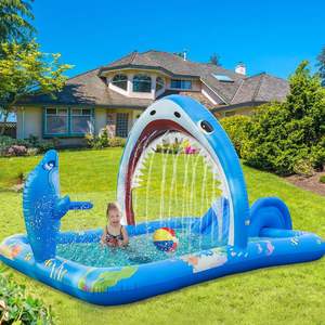 Tapis de jeu aquatique gonflable en PVC personnalisé, épaissi et durable, pour enfants, en forme de requin, pour l'extérieur, jouets aquatiques d'été, arroseurs, tapis de jeu aquatique - Product Image 1