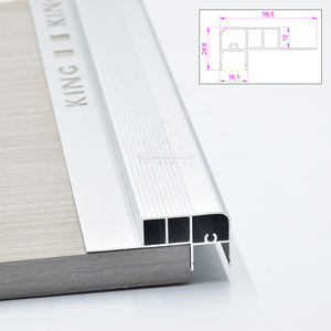 Profilé <span class=keywords><strong>de</strong></span> bordure d'<span class=keywords><strong>escalier</strong></span> en aluminium extrudé, finition argent mat anodisé, <span class=keywords><strong>avec</strong></span> <span class=keywords><strong>LED</strong></span>, fourni par une usine d'extrusion d'aluminium. - Product Image 1