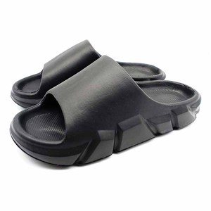 Border New Indoor/Outdoor Beach Sandals Parejas Chanclas con plataforma para hombres Suave y antideslizante al por mayor para mujeres - Product Image 1