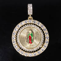 Pendentif Notre-Dame de Guadalupe glacé, plaqué or 14 carats, alliage de zinc, émail coloré, entièrement serti de zircone cubique, médaillon rotatif, cadeau religieux hip-hop