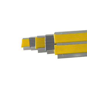 Bandes antidérapantes en PVC, nez de marche moulé, nez de marche noir, auto-adhésif, avec revêtement antidérapant - Product Image 6