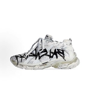 2026 Baskets de luxe de créateur Graffiti Runner pour homme, à plateforme épaisse et effet vieilli, en maille respirante noir et rouge, style Cyberpunk - Product Image 5