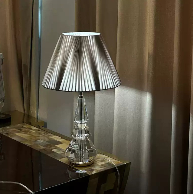 VH Nordic LED Crystal Bedside Lamp High-Appearance Round Gray Night Light for Bedrooms Middle Size for Hotel Use