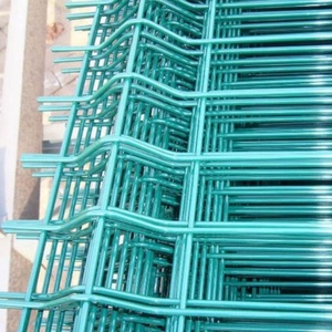 Valla Decorativa para Parques o Áreas de Juego, de Malla Soldada Curva en 3D - Product Image 2