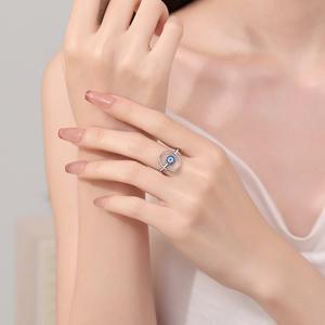 Bague en cuivre plaqué argent à motif géométrique unique, style art moderne, design léger et artistique, disponible en gros, bijoux - Product Image 4