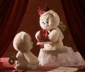 ตุ๊กตาหมีฮันนี่รุ่นพิเศษฉลองสมรส พร้อมมงกุฎและกุญแจ - Product Image 2