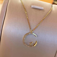 Collier pendentif lune en cristal brillant tendance pour femmes, collier délicat de luxe pour mariage et banquet, accessoires de bijoux