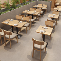 Ensemble de mobilier de restaurant personnalisé, mobilier de café commercial, chaises et table en bois massif et cuir