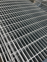 Grille en acier galvanisé à chaud, grille de sol industrielle, prix des grilles en treillis