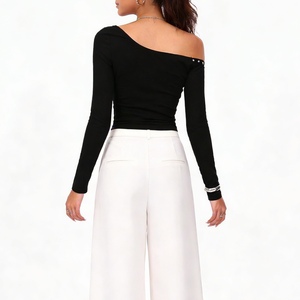 เสื้อครอปแขนยาวประดับหมุดไหล่เดียวสำหรับผู้หญิง - เสื้อครอปทรงเข้ารูปไม่สมมาตร เสื้อยืดแฟชั่น - Product Image 5