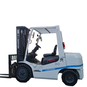 Montacargas TCM Usado en Venta a Bajo Precio, Montacargas TCM Diésel de 3 Toneladas, Original Japonés, Motor Diésel de 3 y 2.5 Toneladas - Product Image 1