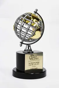 Globe individuell gemachte Medaillen und Trophäen Kristallbasis Trophäe Preis Gravur Acryl-Trophäe