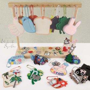 Parches Hechos a Mano de Alta Calidad con Materiales Duraderos y Diseños Bordados para Gorras, Opciones de Estilo Artesanal, Stock al por Mayor - Product Image 1