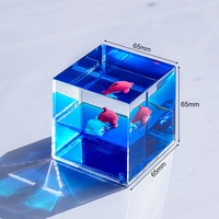 Presse-papier liquide en acrylique bleu de 6,5 cm (65 mm) avec poisson-clown 3D flottant dans un cube d'eau cristalline