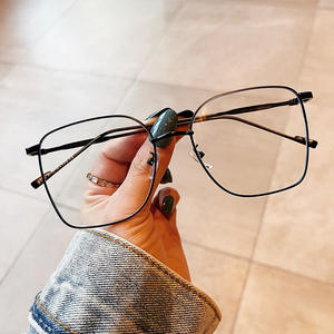 Nuevas Gafas con Filtro de Luz Azul, Montura Cuadrada Completa, Unisex, Lentes de PC con Protección Anti-UV, Modernas y a la Moda L1 9165 - Product Image 2