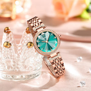 Nouvelle montre élégante et raffinée de petite taille verte - Cadran en forme de diamant serti de diamants, bracelet en acier, montre-bracelet à quartz pour femmes - Product Image 2