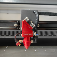 Graveur et graveuse laser CO2 3040 40W refroidi par eau pour métal/caoutchouc avec configuration de table de travail