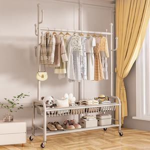 Мобильная металлическая вешалка для одежды для спальни и балкона, 60/80 см, прочная, многофункциональная, с крючками и корзиной для хранения - Product Image 1