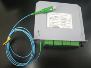 جهاز تقسيم الكاسيتات 1x8 جهاز تقسيم صندوق 1x16 مع جهاز تقسيم صندوق أزرق أخضر بزاوية 2.0 مم و 3.0 مم جهاز تقسيم sc upc ac apc Plc 1x16 Plc