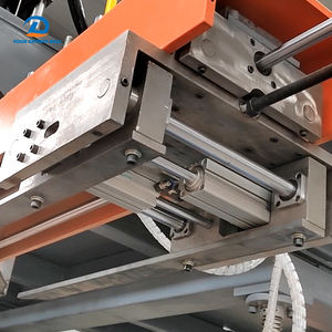 آلة نفخ أوتوماتيكية لصنع تماثيل العرض الكاملة من مواد HDPE و PE و PP - Product Image 3