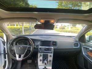 Voiture d'<span class=keywords><strong>occasion</strong></span> <span class=keywords><strong>Volvo</strong></span> <span class=keywords><strong>S60</strong></span> berline <span class=keywords><strong>essence</strong></span> 5 places de luxe, année 2017, 2018, 2019, conduite à gauche, nouvelles fonctionnalités de sécurité. - Product Image 3