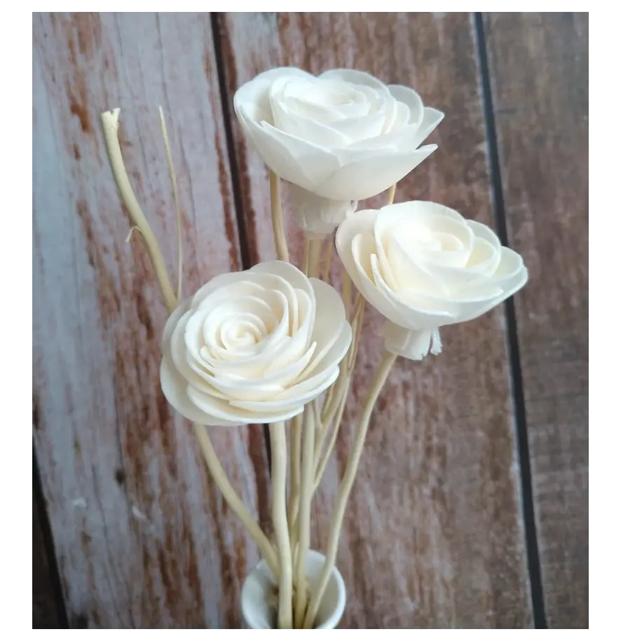 زهور زخرفية مصنوعة يدويًا من الخشب 100% بسعر خاص لتزيين ناشر القصب