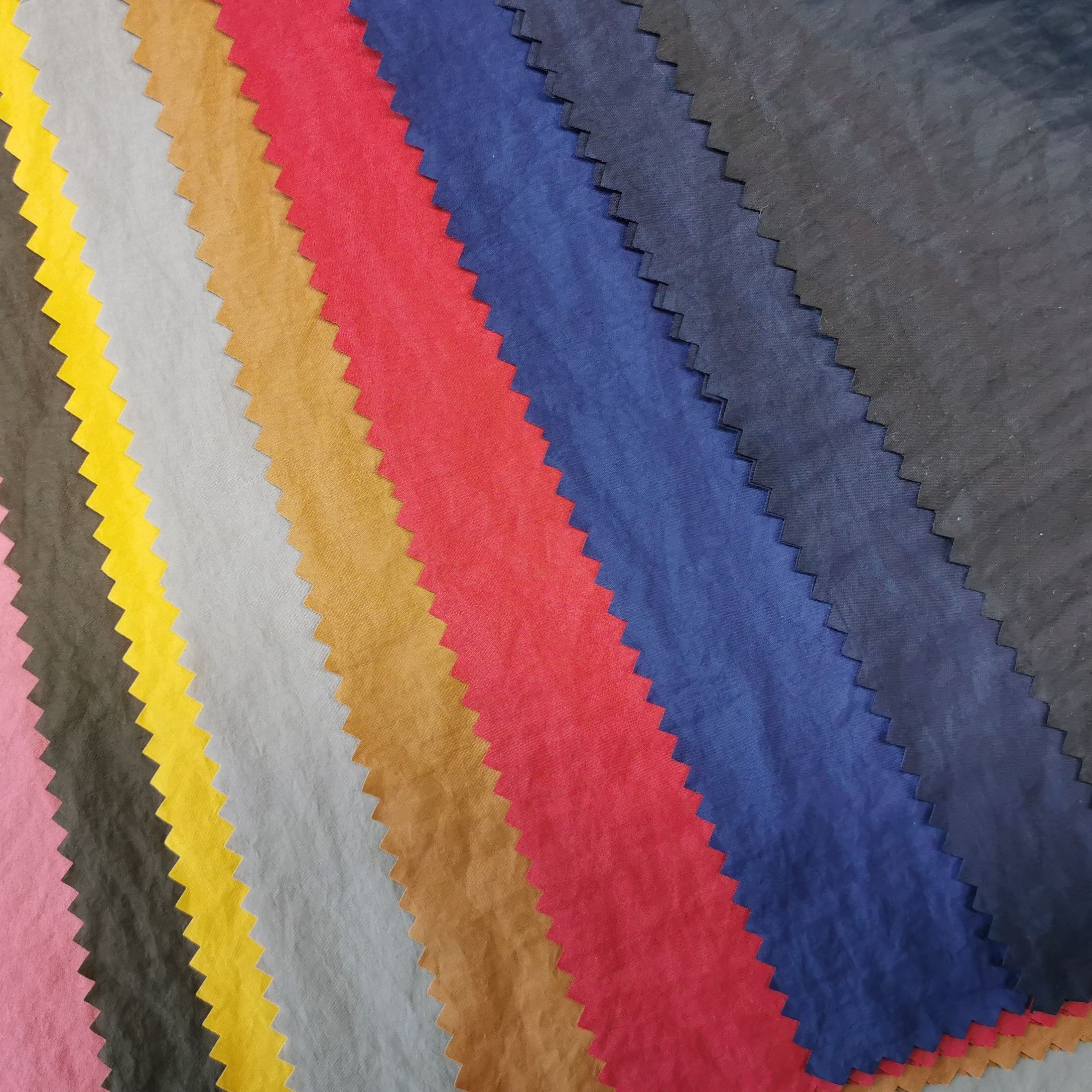 40D нейлон водонепроницаемый раздавить для пуховика