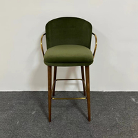 Tabouret de bar confortable en velours avec pieds en bois de frêne massif, chaise de bar réglable en hauteur avec accoudoirs dorés pour la maison, la cuisine, le café, la terrasse, le bar