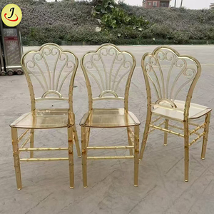 Chaise en plastique empilable de mariage de banquet d'hôtel d'or clair d'acrylique de fleur arrière de PC à vendre - Product Image 1