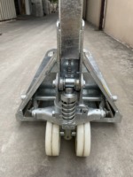 Transpalette manuel hydraulique ICHIMENS 2,5 T, 540x1150 mm, roues tandem en nylon, galvanisé argent, garantie 3 ans, intérieur/extérieur
