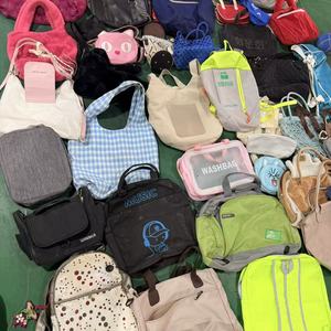 Bolsas de tela para mujer de <span class=keywords><strong>segunda</strong></span> <span class=keywords><strong>mano</strong></span> baratas, estilos variados, bolsos tote, mochilas, bolsos de hombro, bolsas de lavado, suministro de fardos de ropa usada - Product Image 4