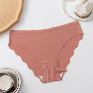 Braguitas de Seda de Hielo sin Costuras para Mujer, Talla Grande, Ropa Interior Sexy de Encaje Transpirable - Product Image 1