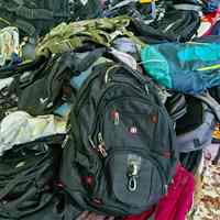 B02 Sacs d'occasion propres de haute qualité, couleurs mélangées, pour femmes et hommes, en balles, sacs d'école et sacs pour adultes, vente en gros
