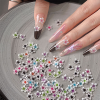 50 pièces/sac Breloques pour ongles 3D Kawaii, motifs floraux mixtes (fleurs à cinq pétales sculptées souples et lys colorés), transparents effet glace, pour décoration de manucure