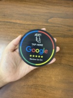 Plaques NFC RFID mini intelligentes en acrylique étanche avec autocollant adhésif pour avis Google et cartes de médias sociaux