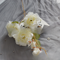 Vente en gros de roses artificielles réalistes faites à la main à longues tiges, arrangement floral de mariage à 5 têtes pour la fête des mères et la rentrée scolaire