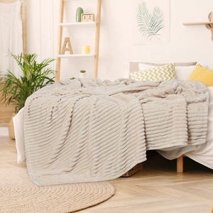 Couverture en polaire de flanelle à rayures moelleuses en peluche douce personnalisée en vrac couverture en polaire solide chaude <span class=keywords><strong>et</strong></span> confortable en gros avec logo personnalisé - Product Image 6