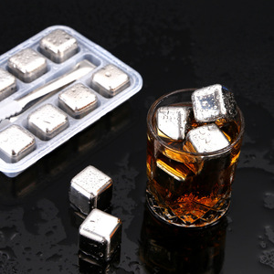 ก้อนน้ำแข็งสแตนเลสทรงสี่เหลี่ยม 8 ชิ้น ชุดทำความเย็นสำหรับวิสกี้ เบียร์ เครื่องดื่ม ใช้ในงานปาร์ตี้ - Product Image 2